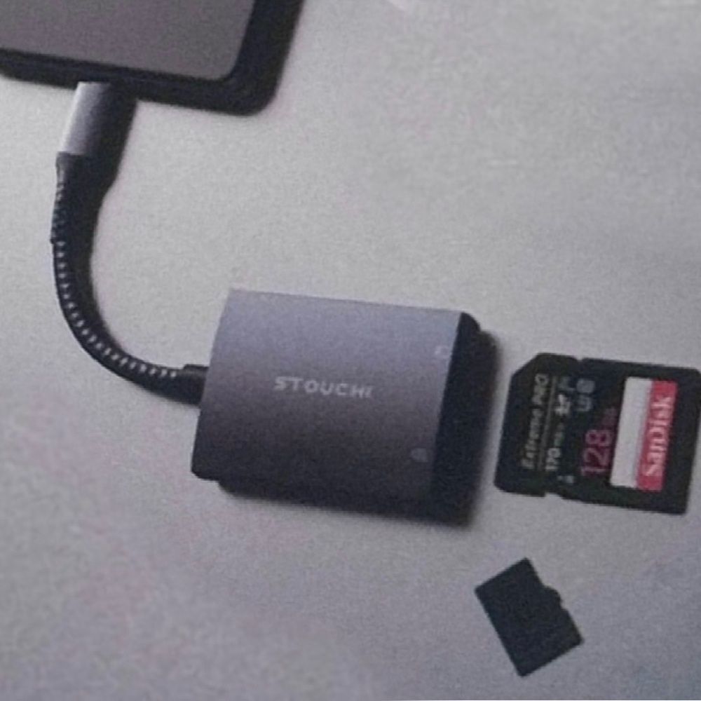 USB-C SD Card Reader - Picture 3 of 4